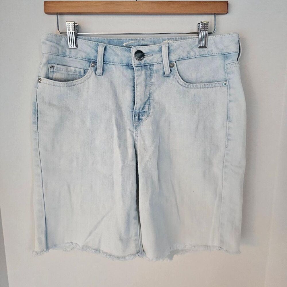 Seven7 Bermuda Shorts‎ - Size 4 Light Wash Raw Hem Mid Rise Stretch